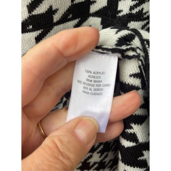 Sandra Darren size Medium houndstooth knit dress fit n flare - Picture 5 of 6